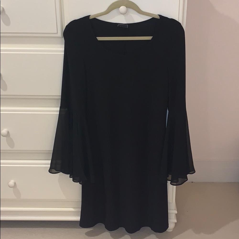 Black Wide-Sleeved Shift Dress